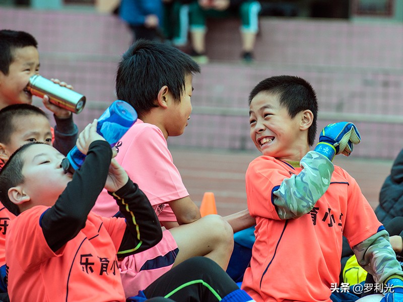 奔跑吧第二季足球少年,奔跑吧足球小将视频讲解