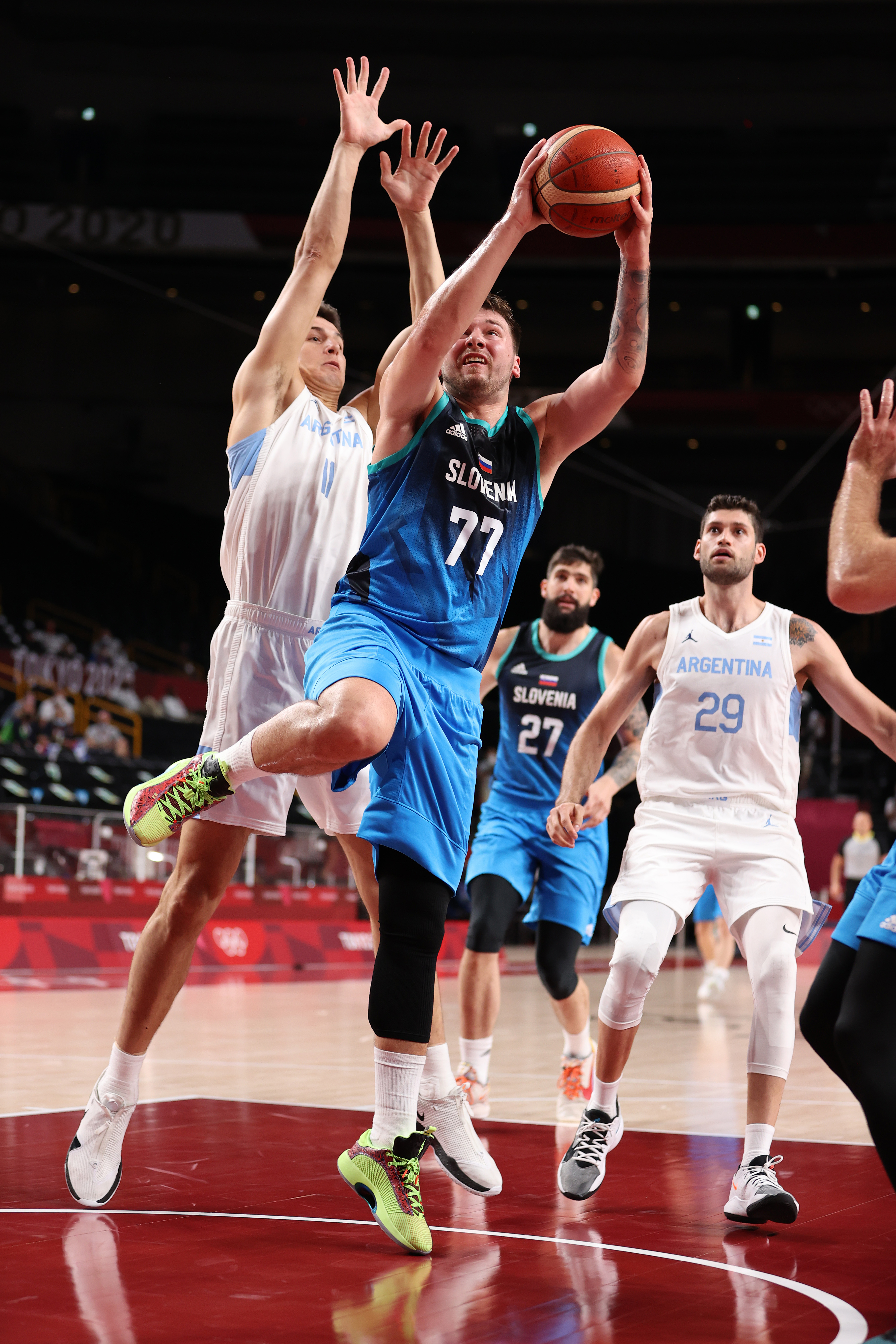 东契奇照片2024,东契奇世界杯照片