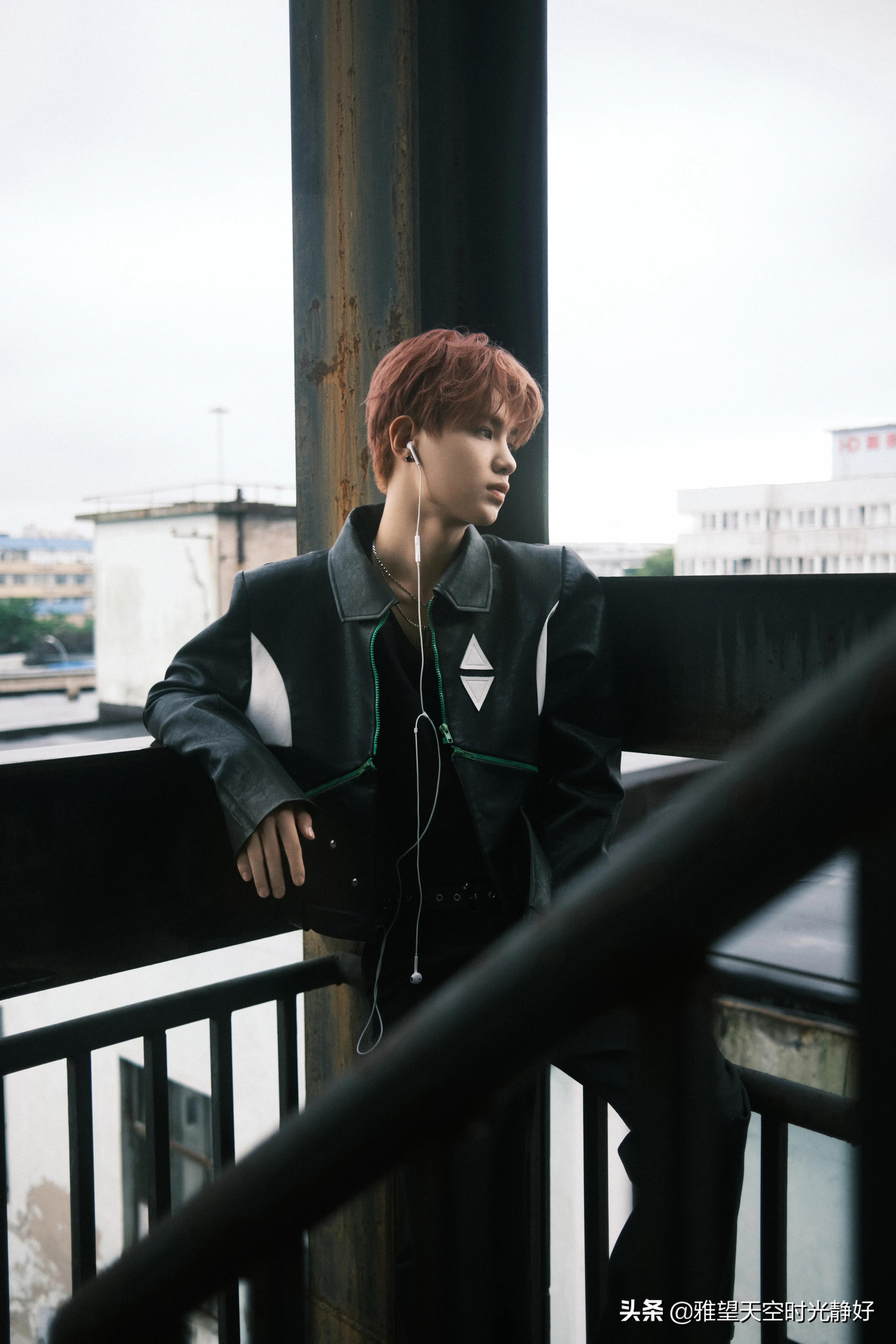 秋冬男星皮衣穿搭,男明星皮衣外套搭配