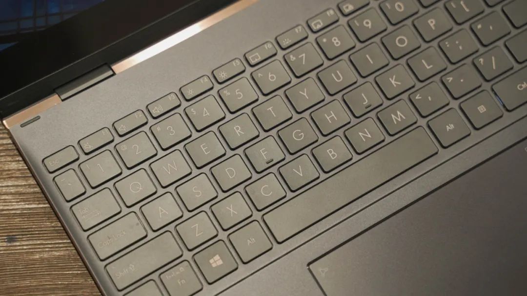 华硕zenbook14轻薄本,华硕灵耀zenbook系列