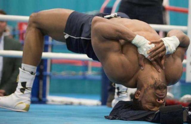 泰森的颈部肌肉,泰森脖子八块肌肉