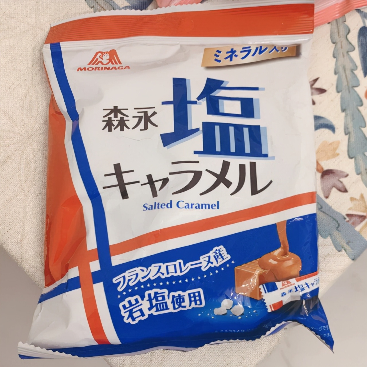 在婚礼上收到喜糖却打不开？只怪现在的喜糖太内卷了