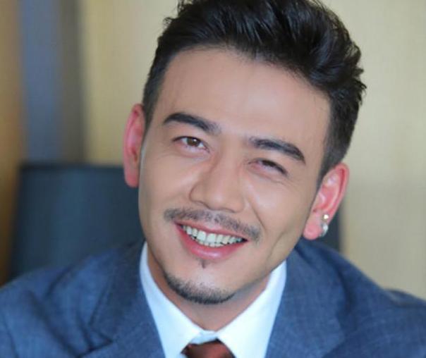 小包总杨烁油腻表情,小包总杨烁为什么那么油腻