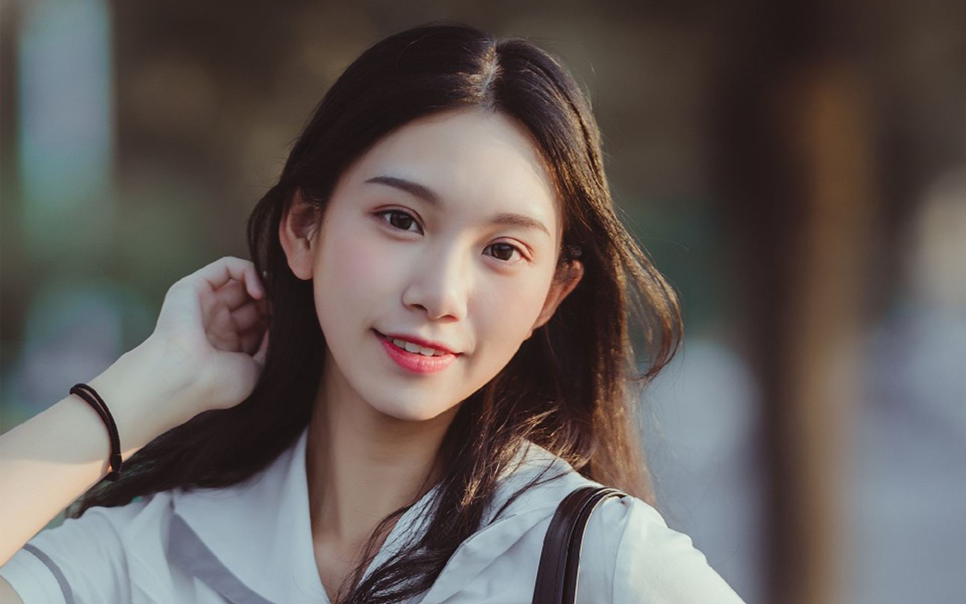 阿玛尼和雅诗兰黛粉底液哪款好用,阿玛尼粉底雅诗兰黛粉底液哪款好