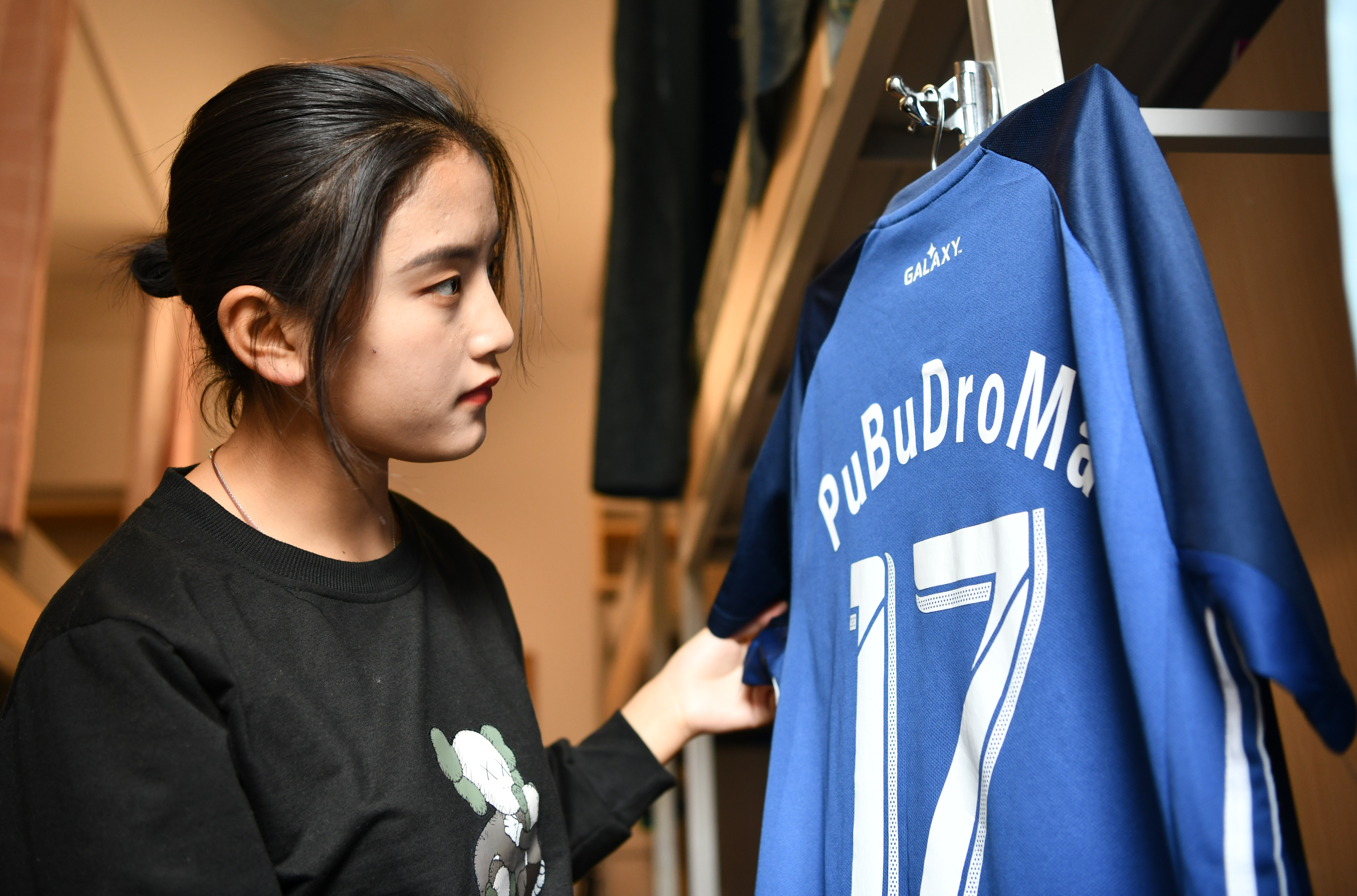 南开男足,南开首个率男足出征的女队长