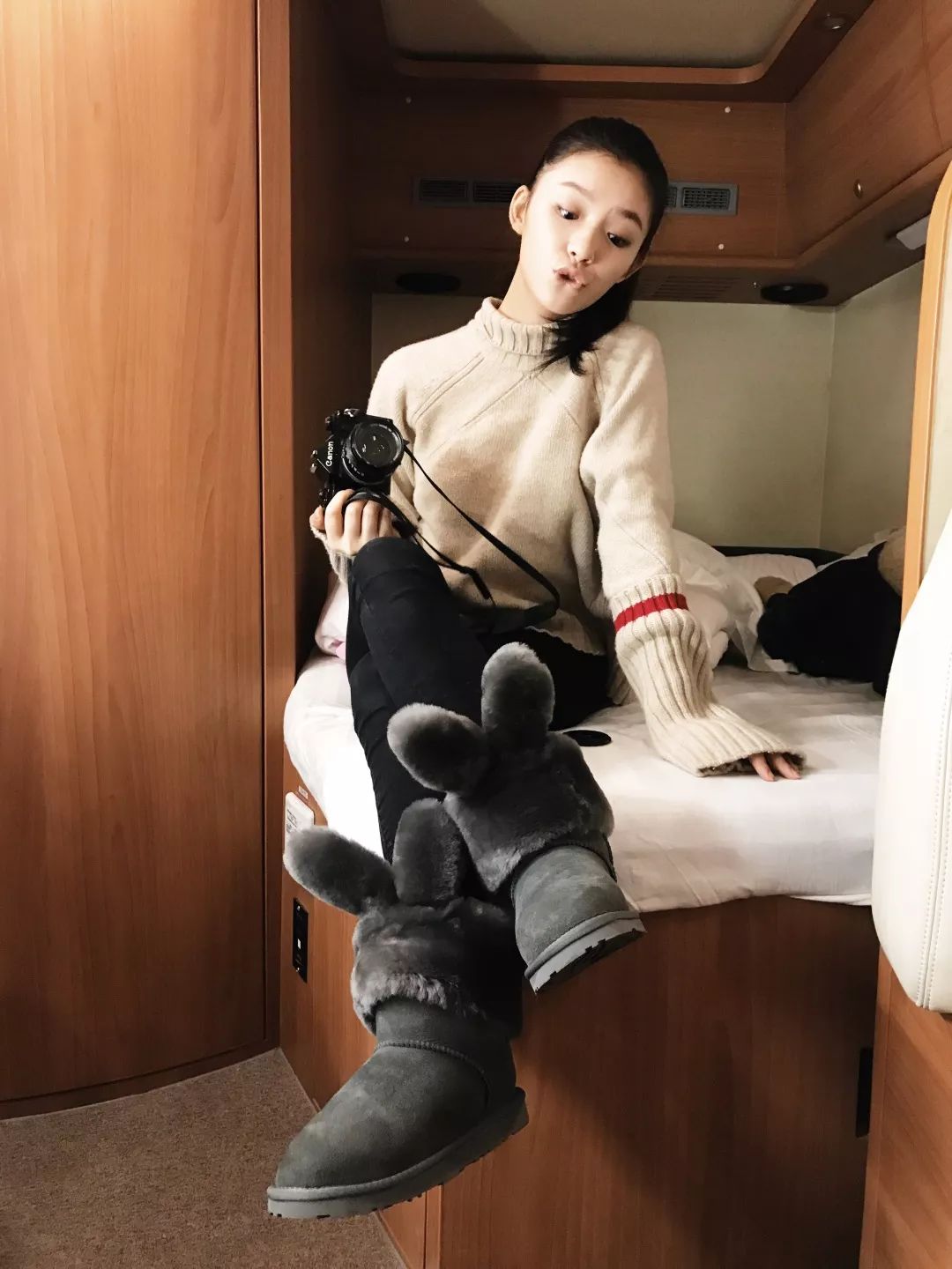 ugg加厚雪地靴不跟脚,ugg经典款中腰雪地靴怎么搭配