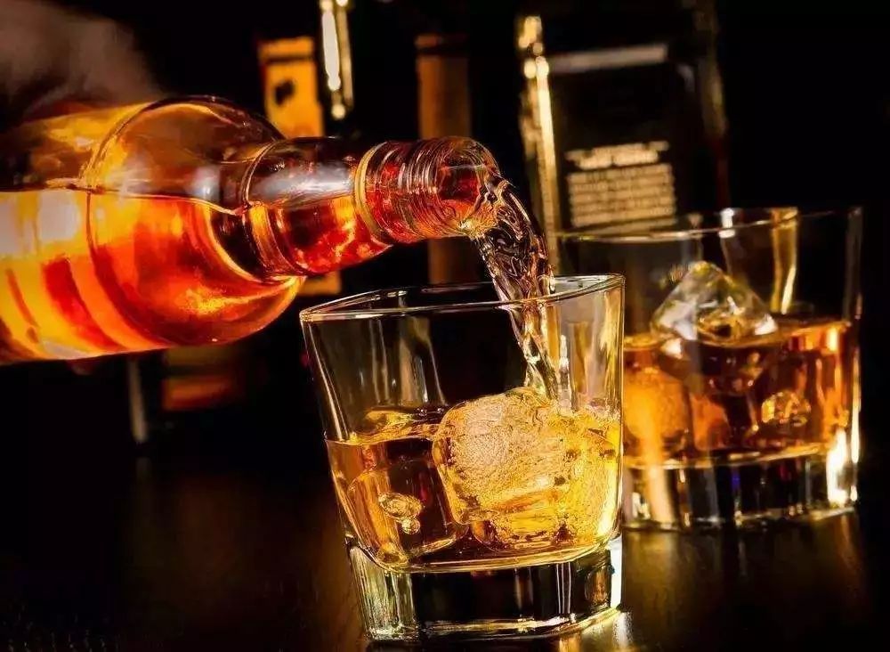 威士忌酒杯冰球杯,威士忌酒杯怎么摇