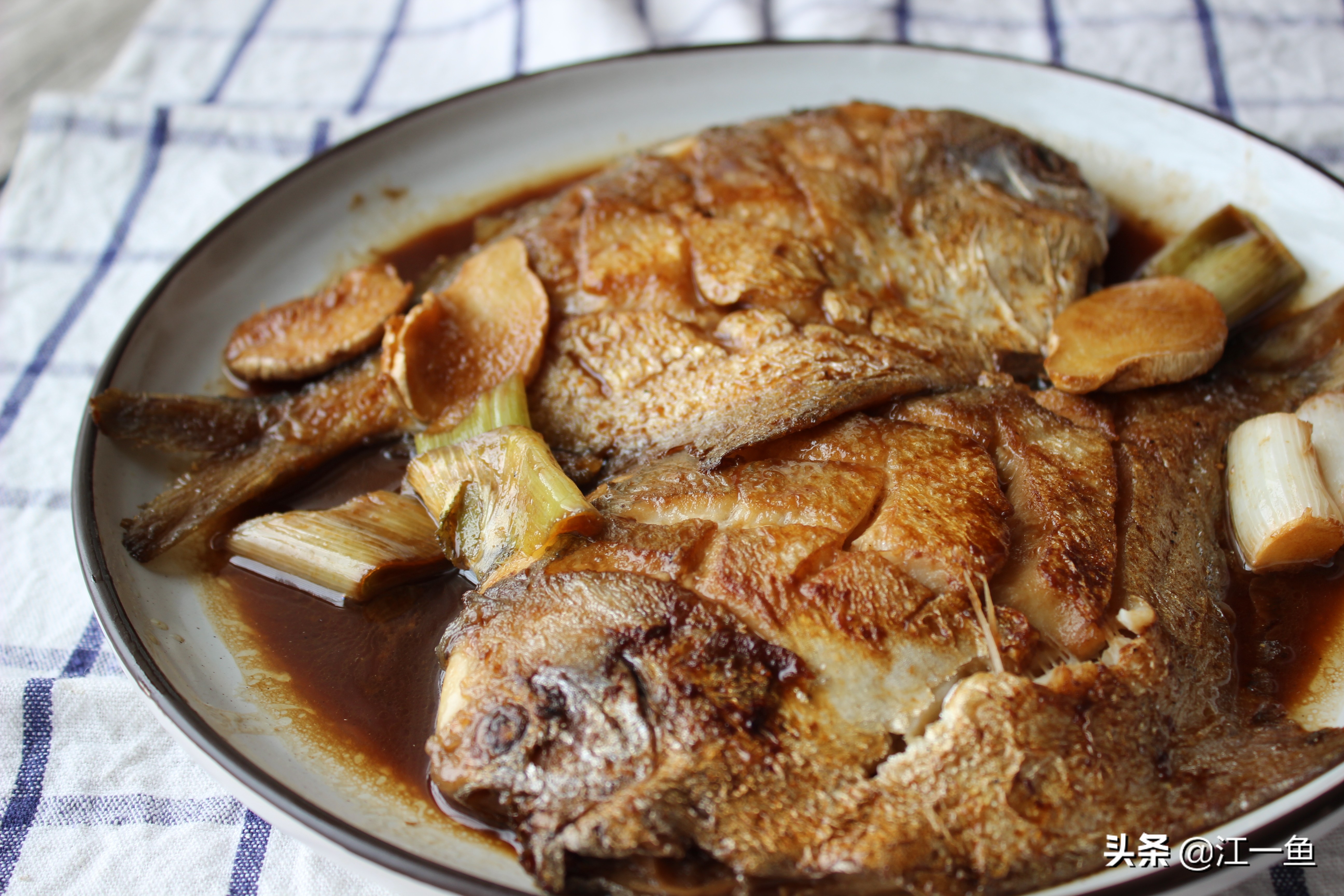 红烧银鲳鱼最正宗的做法,红烧银鲳鱼的做法最正宗的做法