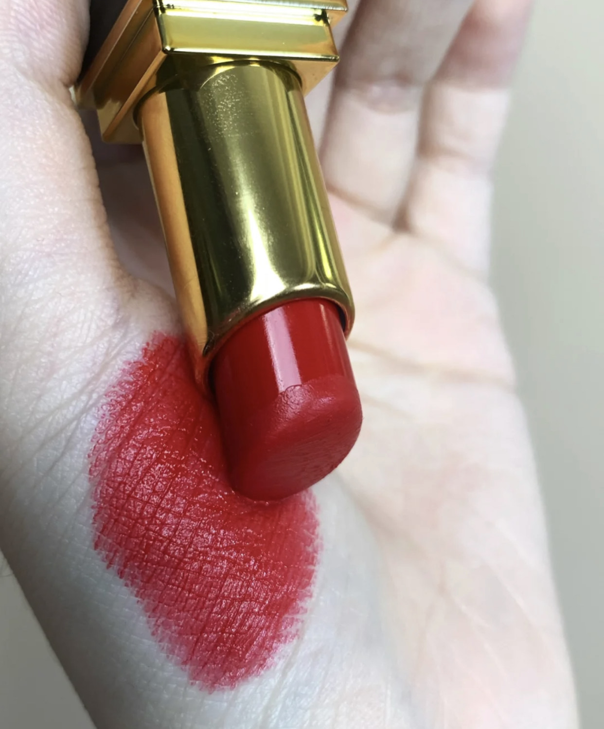 显白的口红哪款好用又持久,哪款口红显白又好用又持久