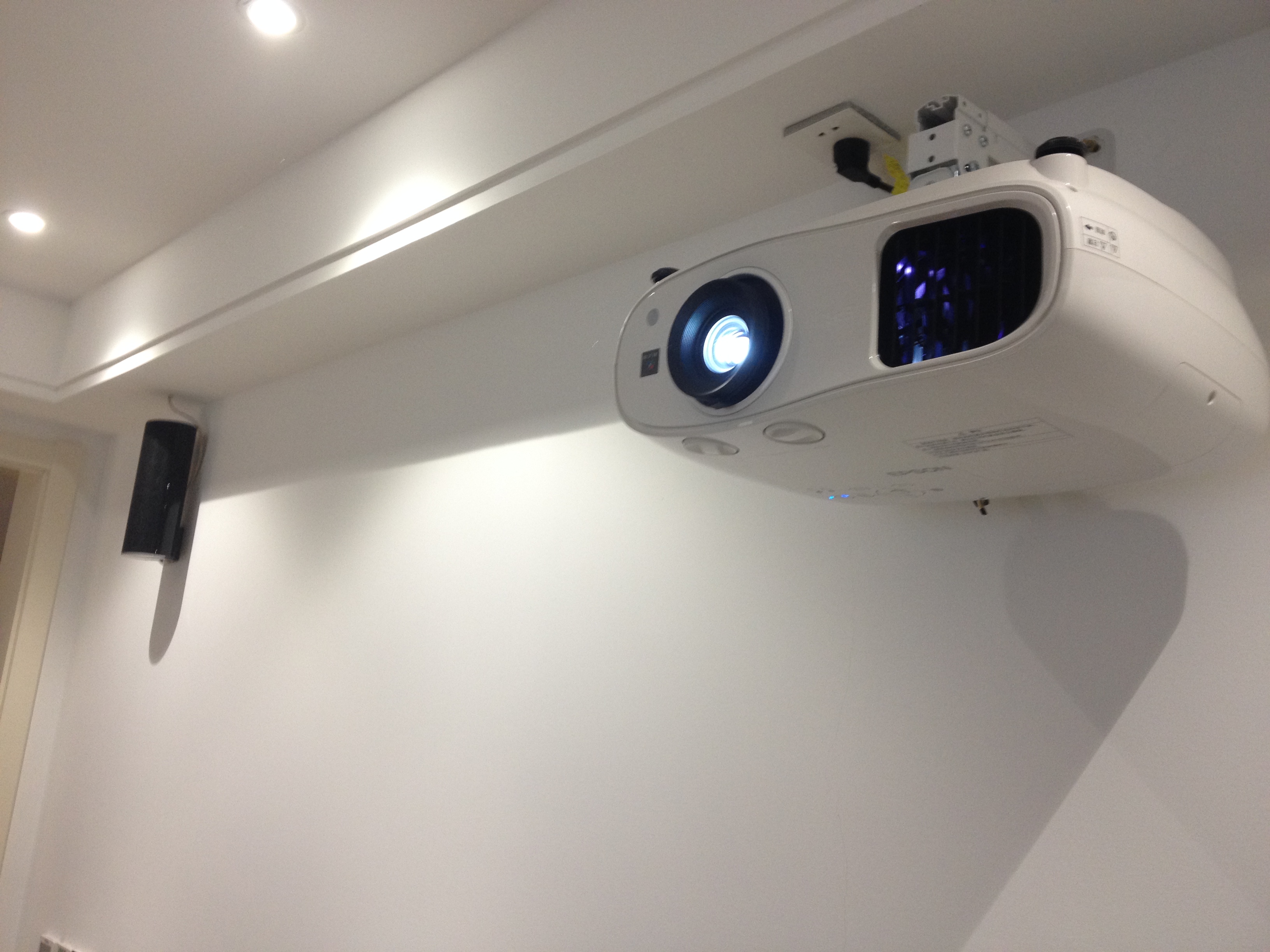 家庭影院嵌入式音响案例,家庭卫星影院5.1音响推荐