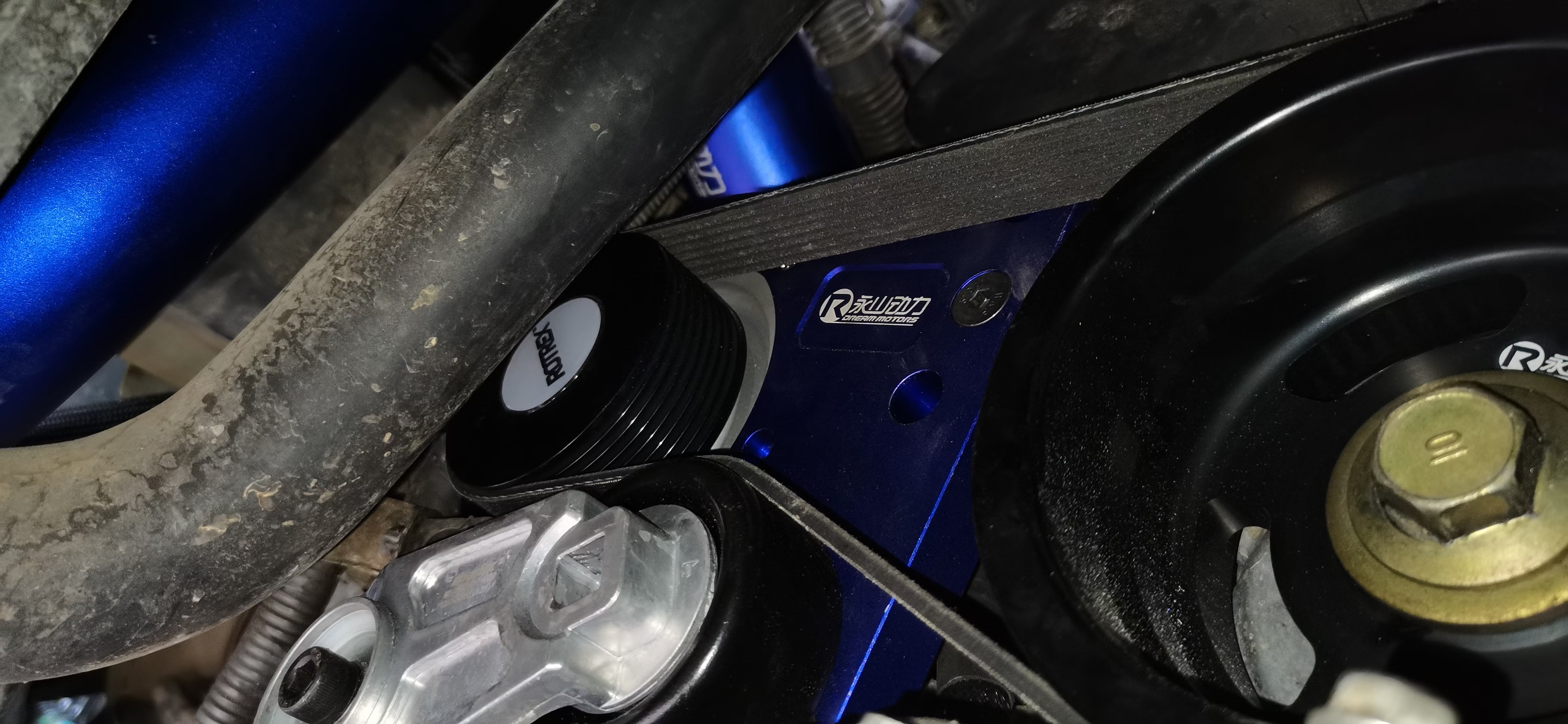 12代皇冠3.0几秒破百,12代以后再无皇冠发动机