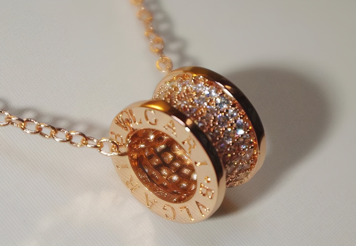 在中国金银珠宝店买的黄金会假吗 (黄金手镯钢印消失了打12315有用吗)