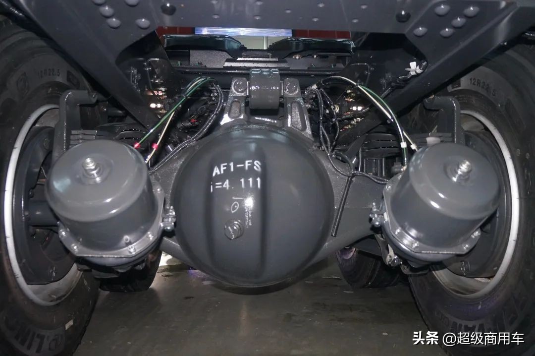 柳汽乘龙t5与龙卡,乘龙t5牵引车最新款