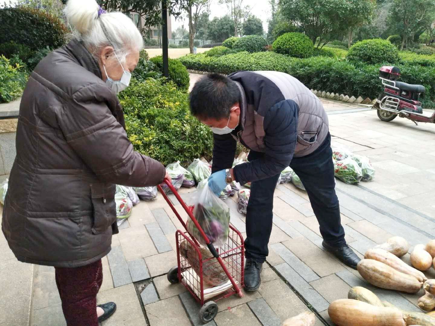 抗击疫情为业主保驾护航,抗击疫情为爱心人士点赞