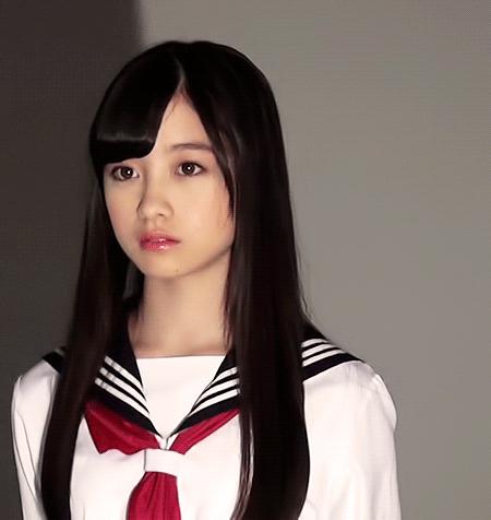 “可怕，中国女孩被JK制服绑架了”