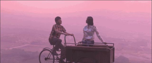 人家的神仙奶大弟弟凶，他电影里的神都蔫儿吧唧很接地气