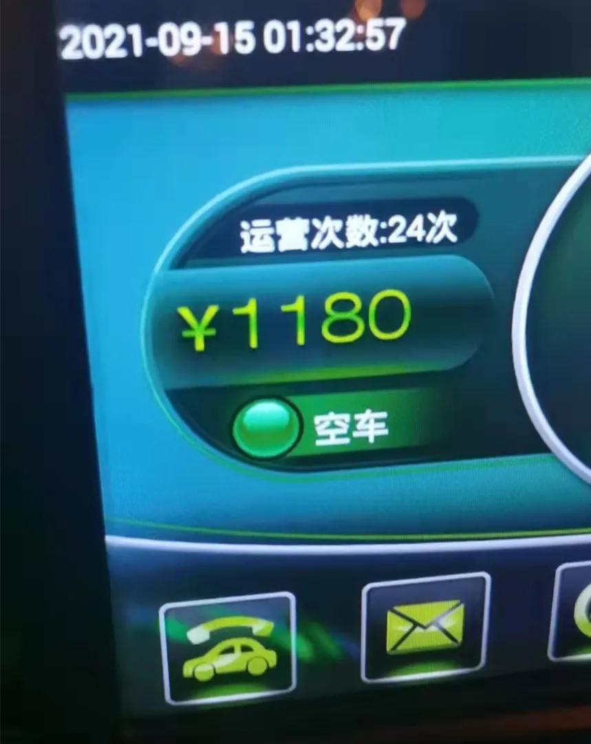 其实现在开出租车，月入过万并不难