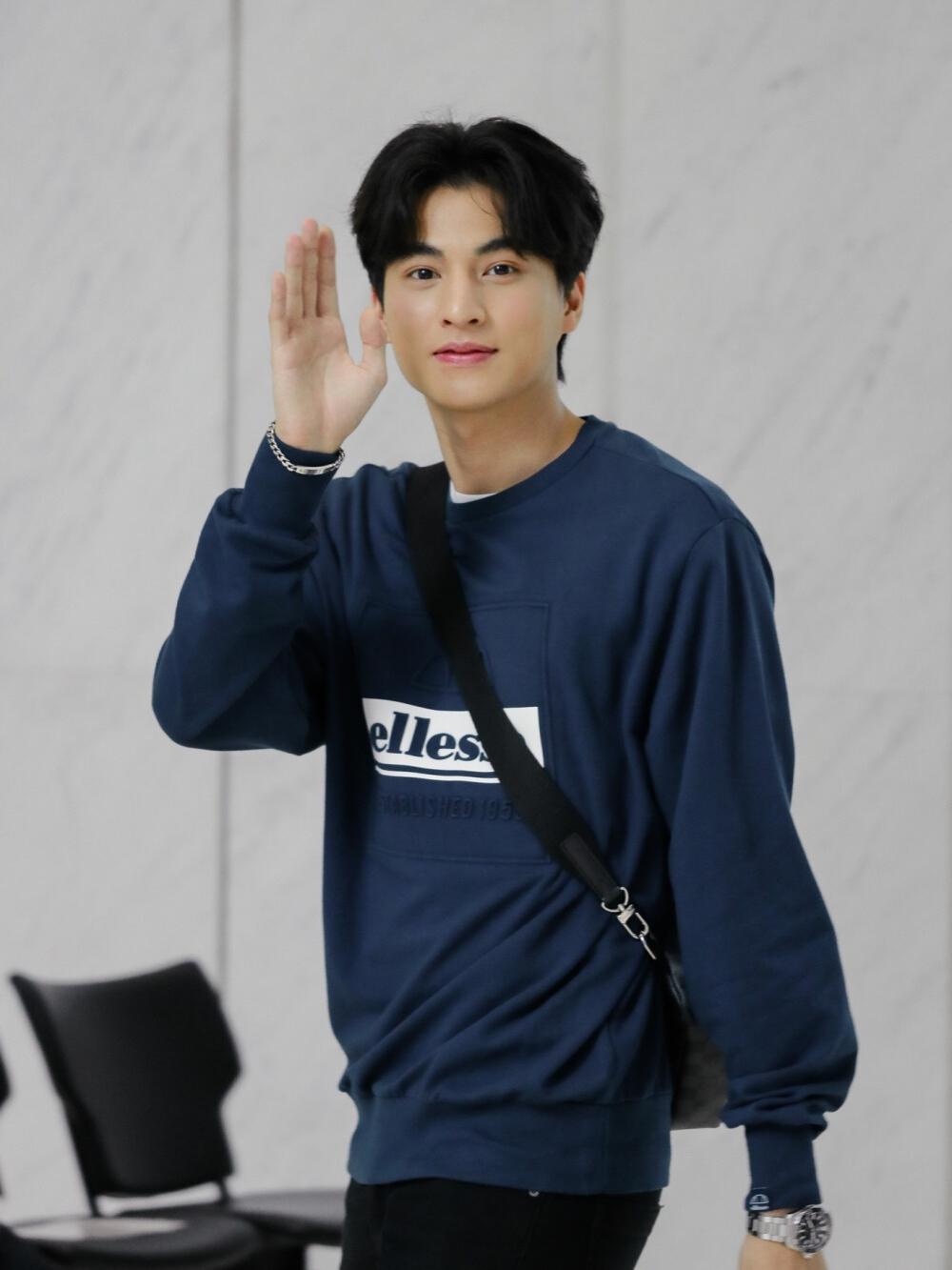 人间天使糕卡娜:热爱足球名校毕业签约三台未来可期