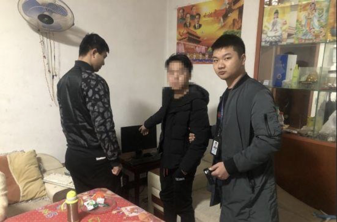 倒卖火车票犯的是什么罪,男子帮人抢票被判1年半
