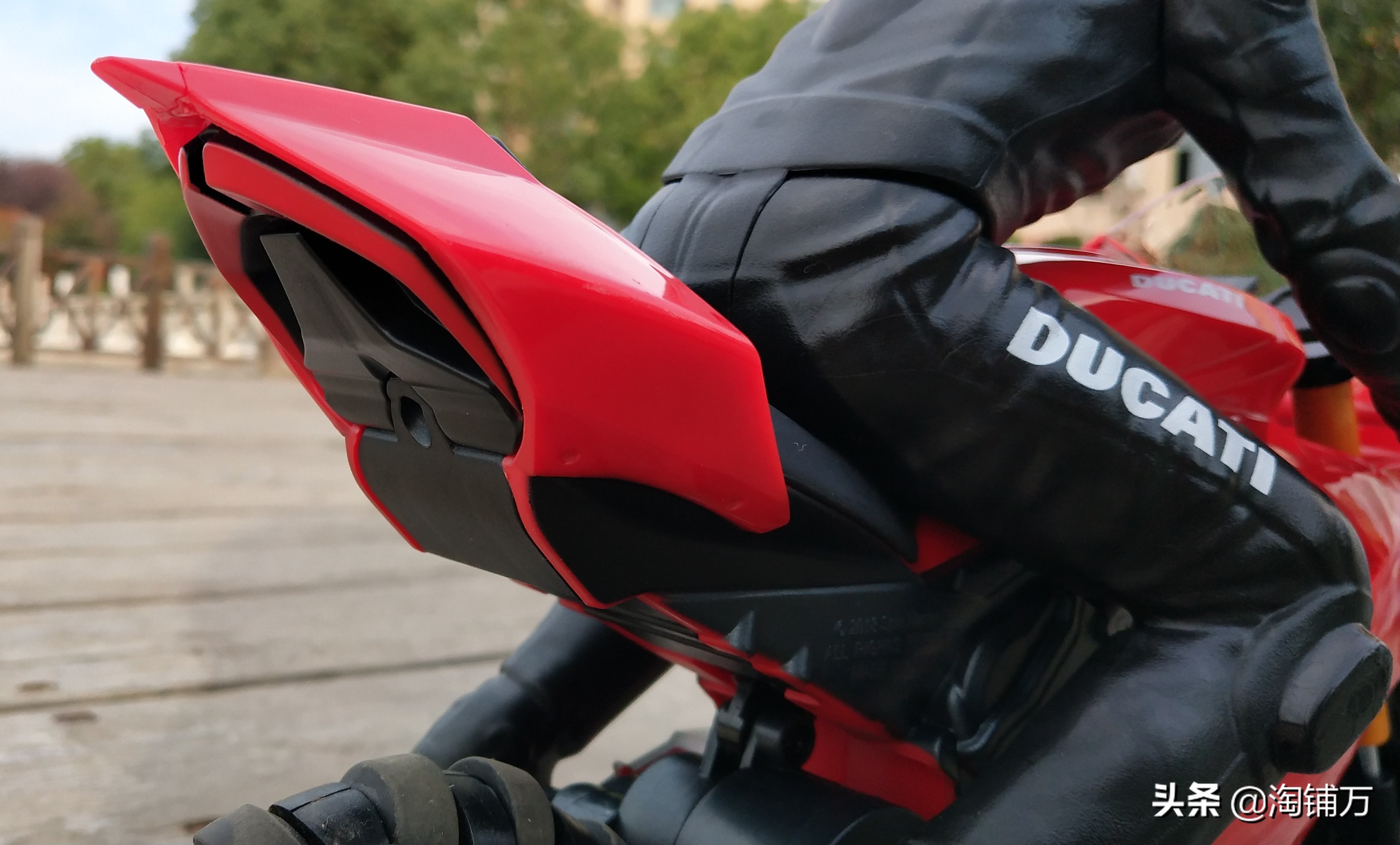 赛科龙巡航摩托车 (杜卡迪智能遥控摩托)