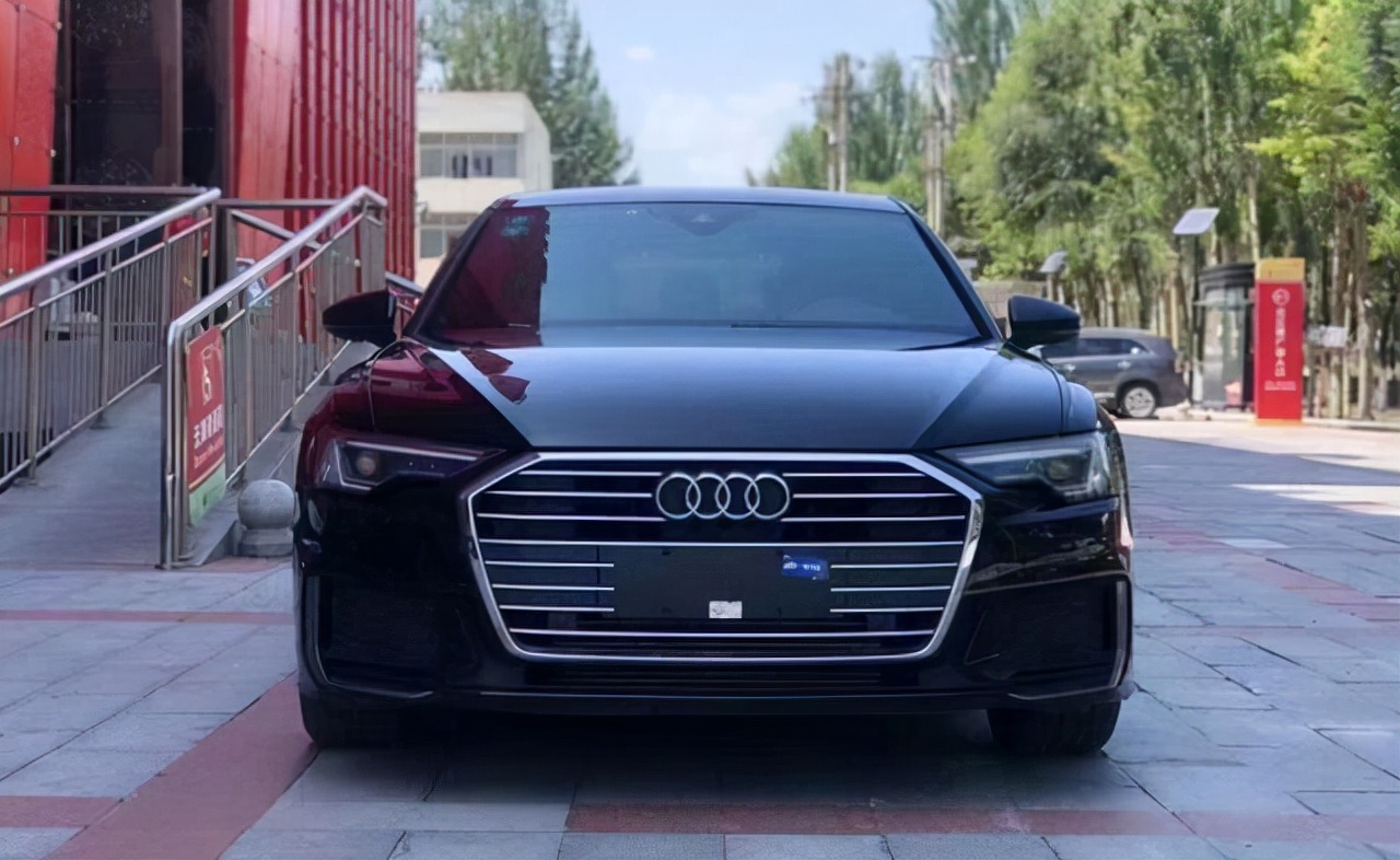 奥迪a6l一个月多少工资能买得起,奥迪a6l适合年薪多少