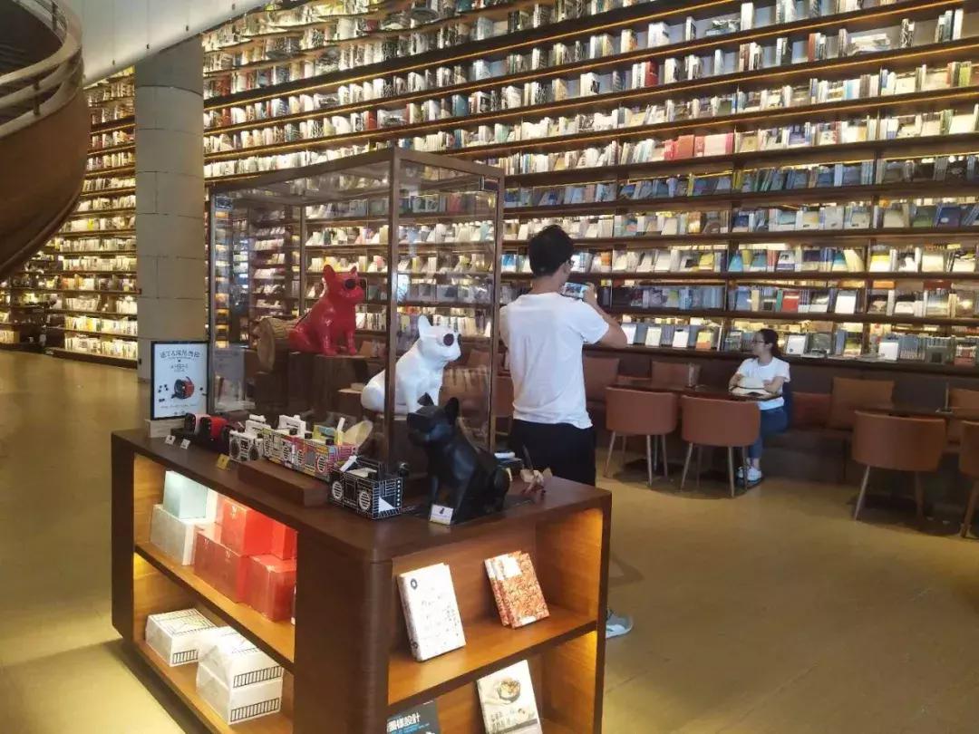 言几又书店西安迈科店,言几又迈科中心旗舰店