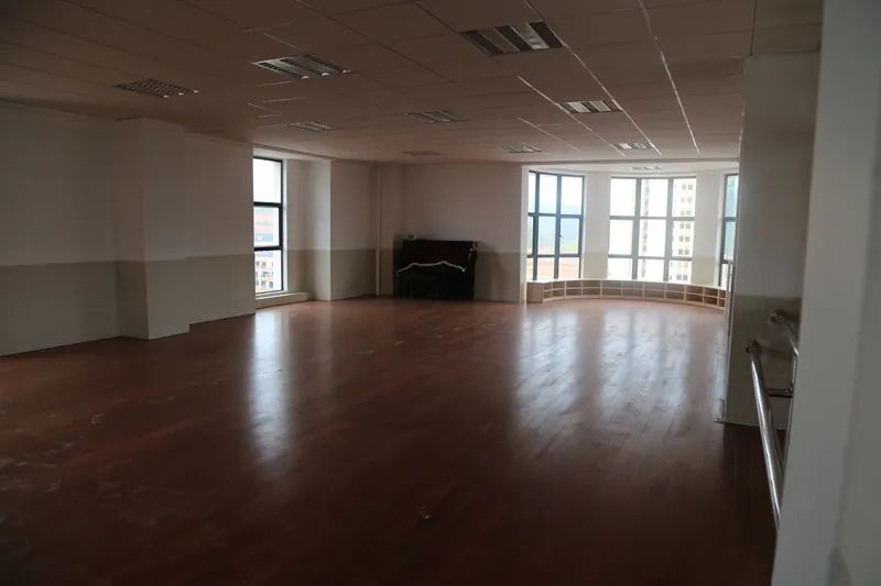 华立中英文学校是不是贵族学校,华立中英文学校升学