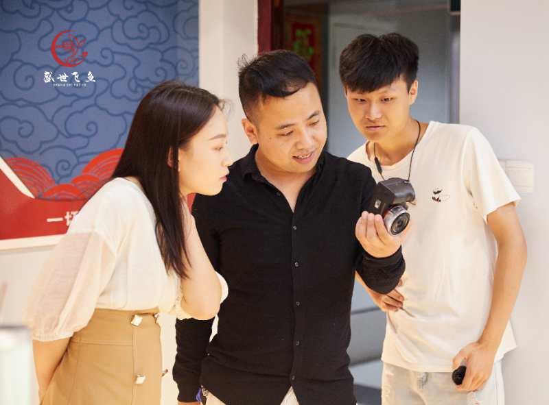 学摄影需要去培训班学吗,为啥要学摄影