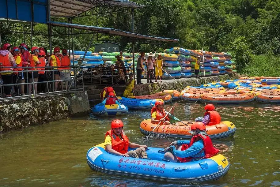 抓住夏日的尾巴来游泳吧,博罗漂流