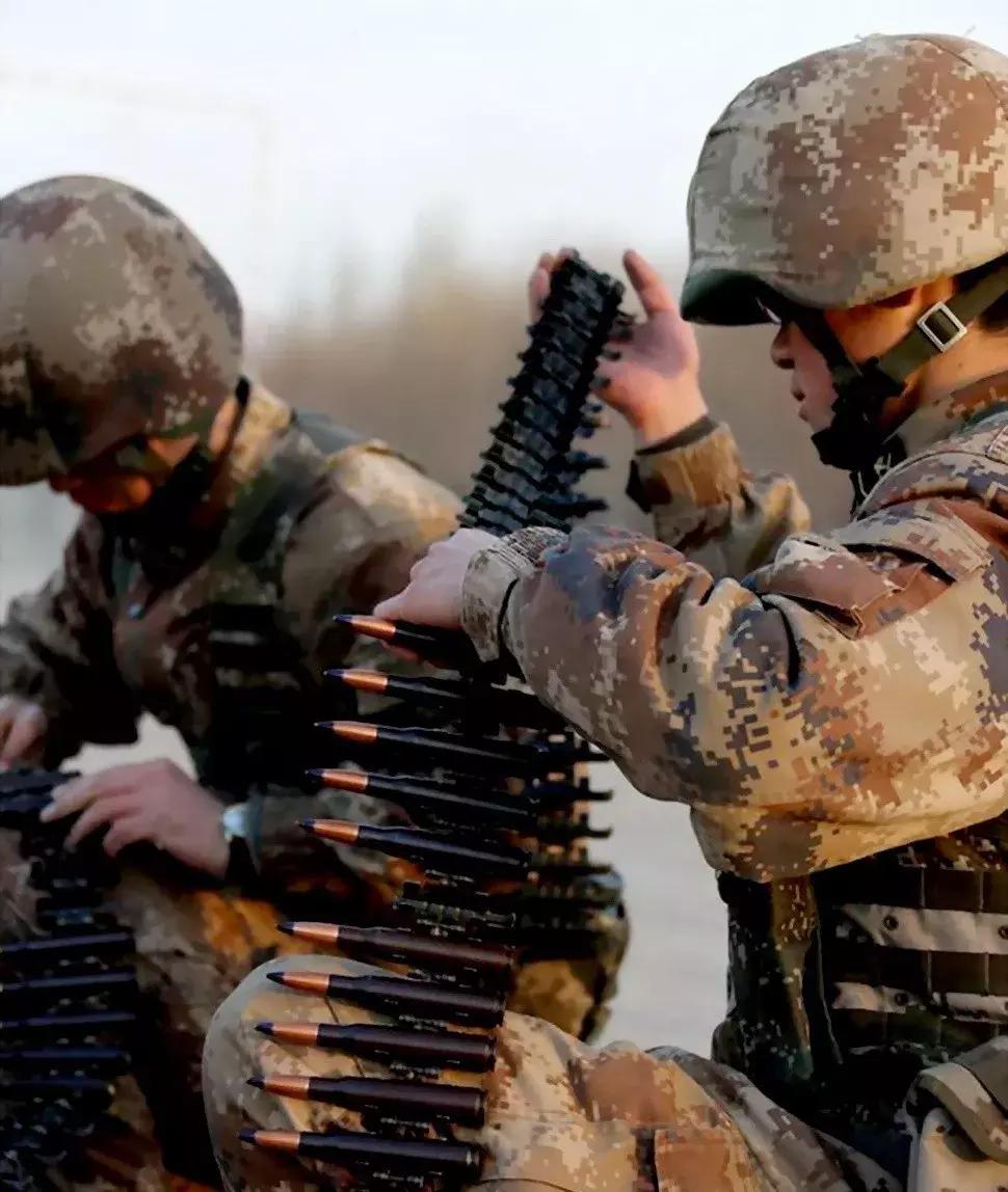 士兵在战斗中一般携带多少弹药,上战场一般要带多少发子弹