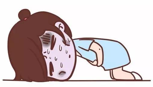 捡了肥皂丢了便池?女子为捡肥皂手卡便池不能动弹,幸亏盼来了“万能“”的...