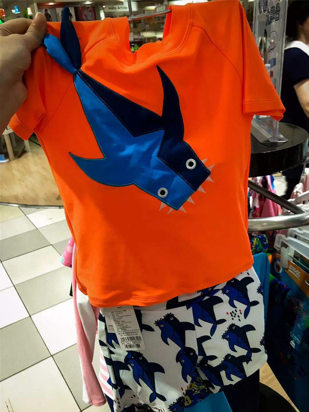 新手泳衣如何选购好的品牌,如何选择合适的儿童泳衣