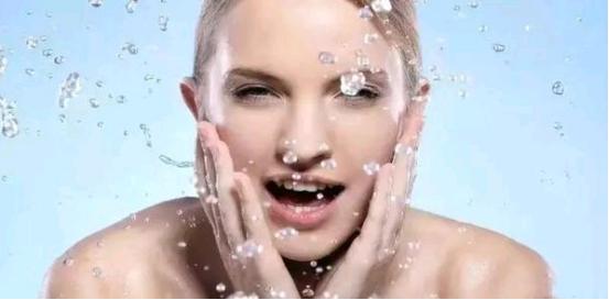 肌底液是如何让肌肤变好的，用了你就爱上它