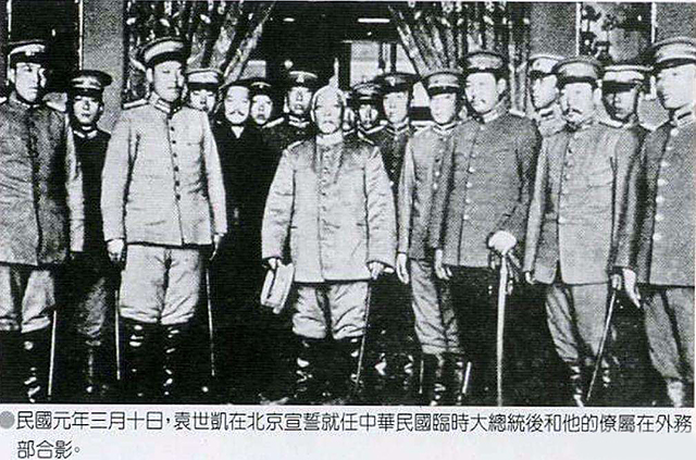 民国的两大总统：*贼国**袁世凯，国父孙中山，历史给出了怎样的抉择