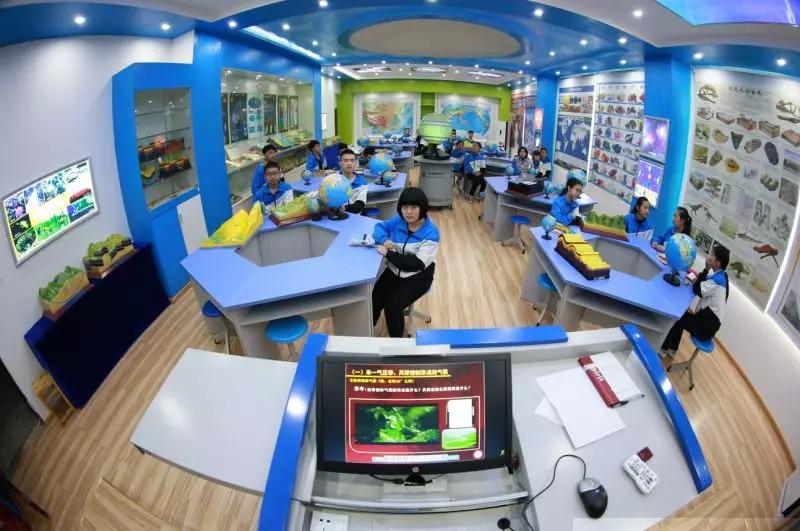 初中报考铁路学校和高中有啥区别,选择铁道学校有什么好处