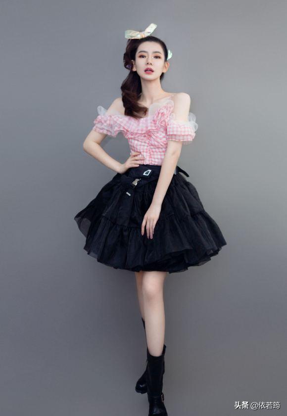 时尚感十足的戚薇,戚薇同款衣服可爱