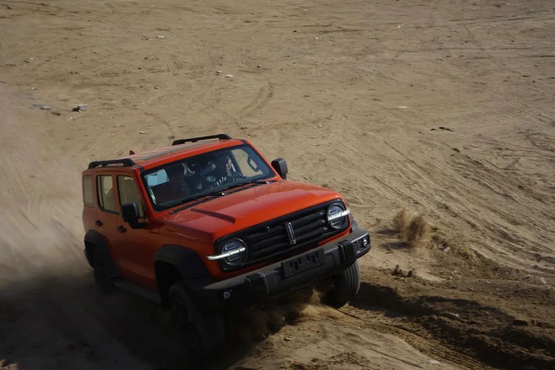 坦克300全新版本抢购,赛博坦克300回头率