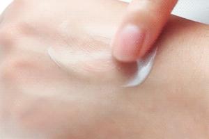 眼霜推荐去细纹黑眼圈平价,自己用过的一款眼霜推荐给大家