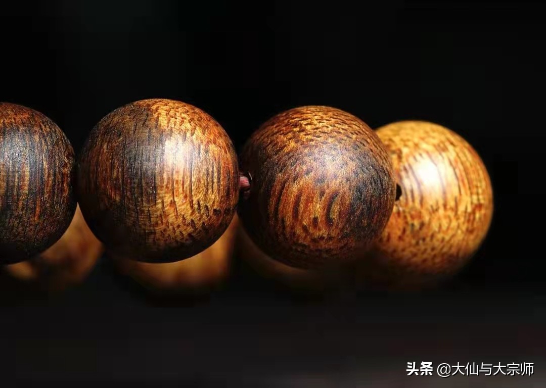 1串43克的绿奇楠手串目前价位多少,100元左右的奇楠手串是真的吗