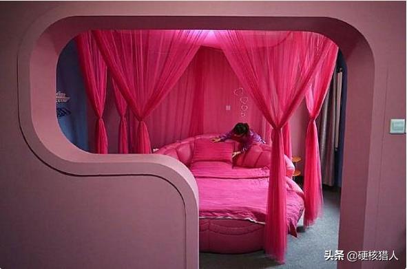 情侣酒店的床为什么有镜子,情侣酒店的床为什么是圆的呢