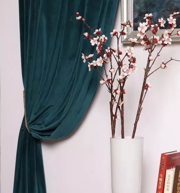 卧室窗帘面料怎么选择,客厅窗帘及面料选择技巧