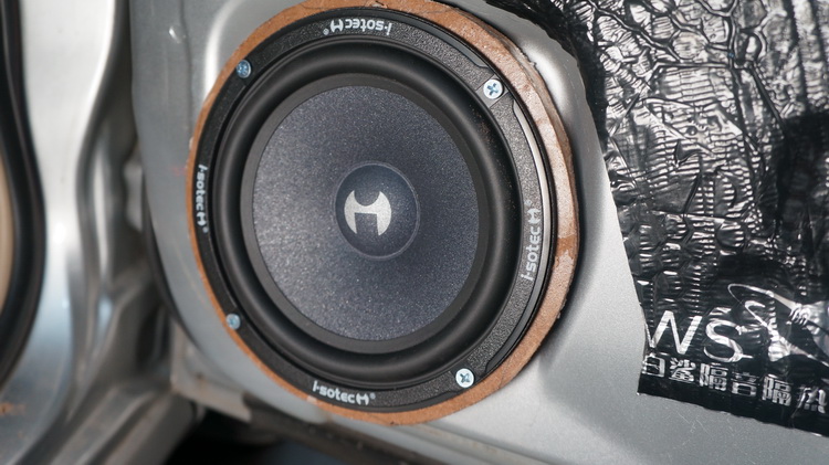 别克凯越音响改装哈曼,宝鸡别克凯越音响改装