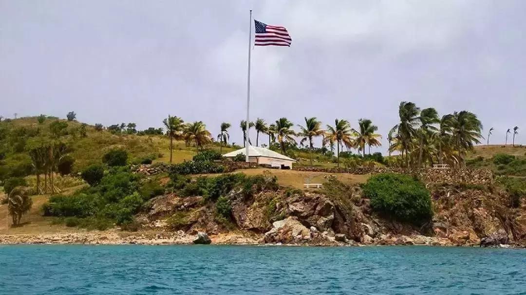 美国富豪“淫媒”死亡，“*奴性**岛”牵涉多少政要权贵？