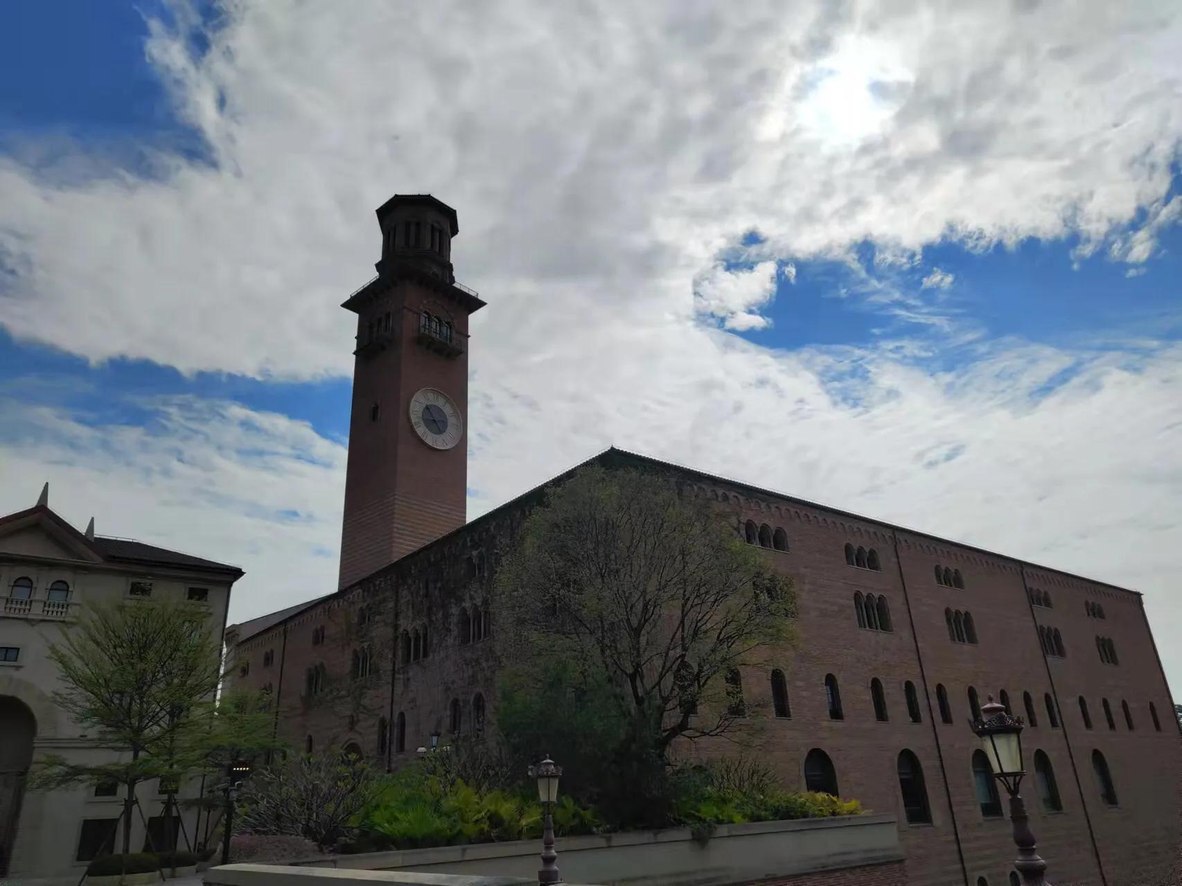 中国华为企业脊梁,华为是中国民营企业的楷模吗