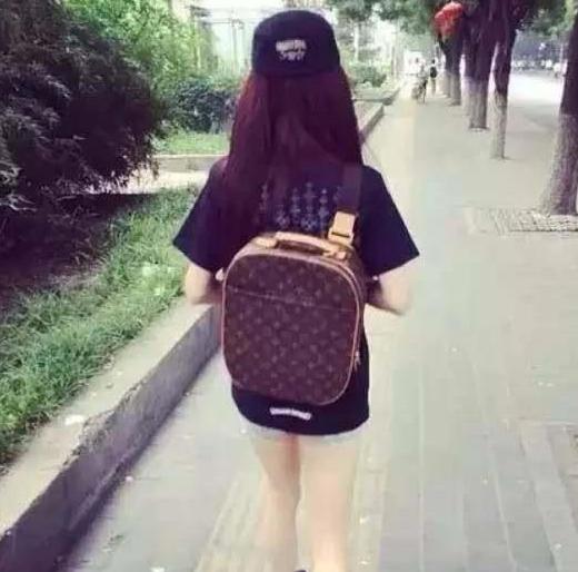 女生来初潮怎么办,女儿初潮后妈妈应该怎么办