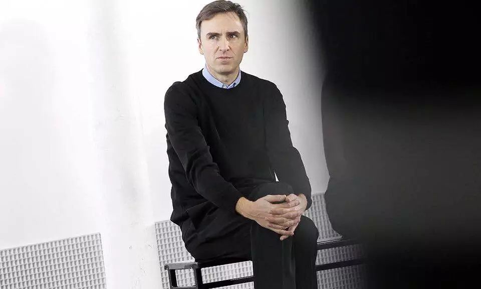 CK的董事长和设计师闹翻，花八亿元撇清关系！究竟该怪谁？