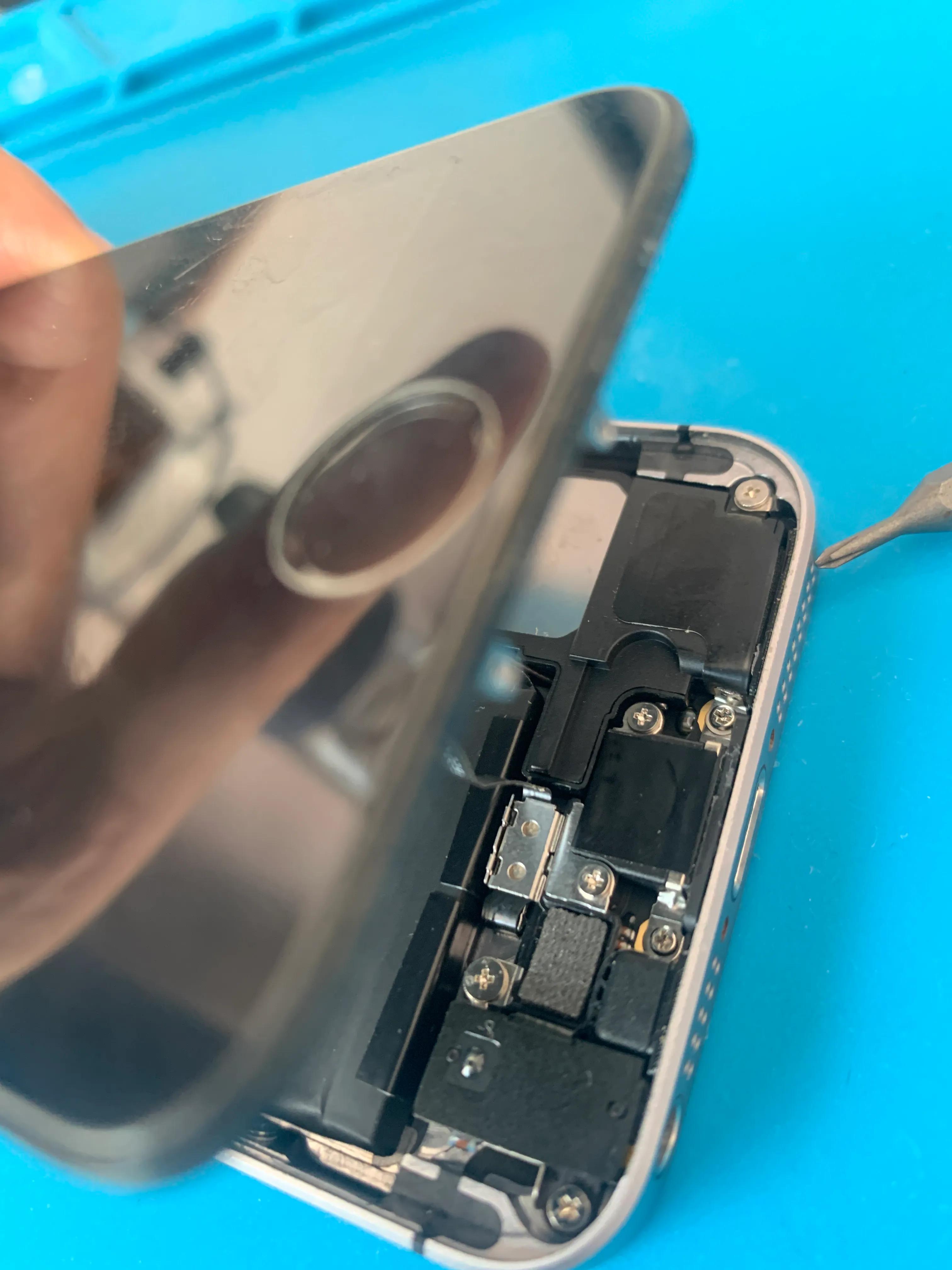 iphone5siphonese,iphonese换电池教程