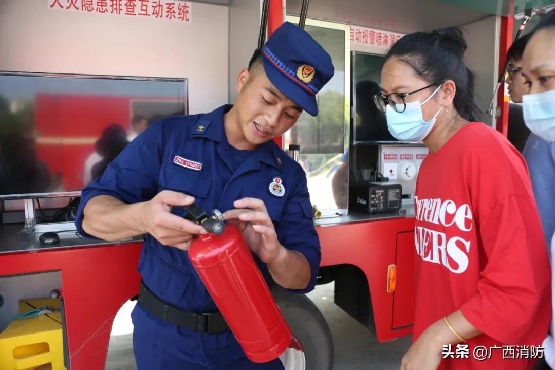 消防安全进企业宣传活动,消防安全宣传月启动仪式简报