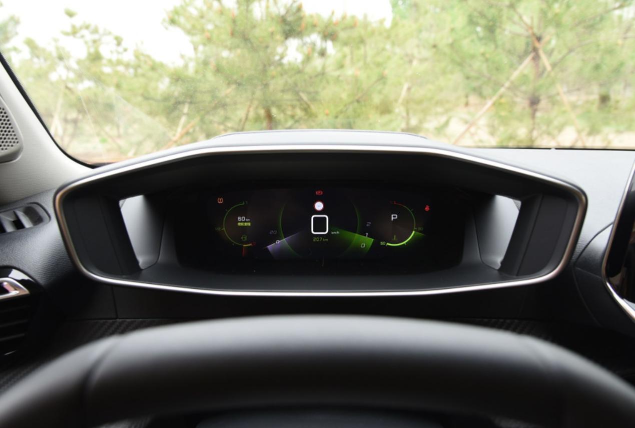 标致2008新款试驾百公里加速,标致全新2008一箱油能跑多少公里