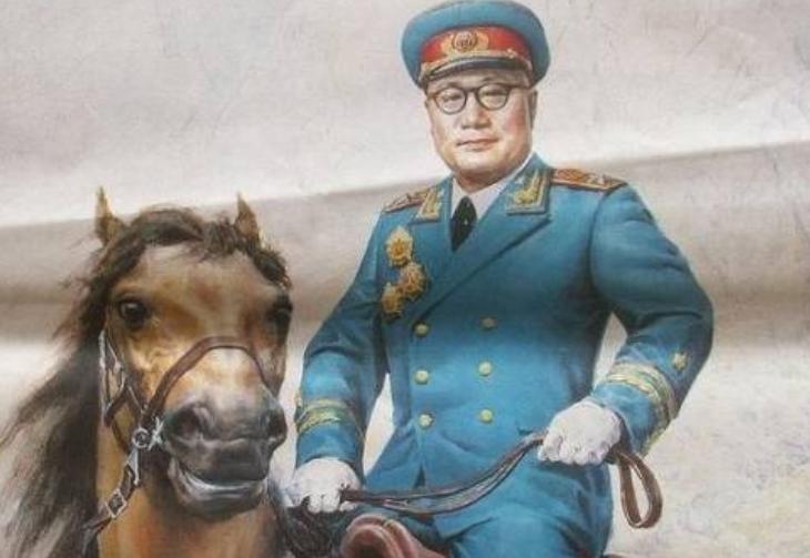 55年授衔，*伯承刘**为何能位列十大元帅第四？4大优势鲜有人及